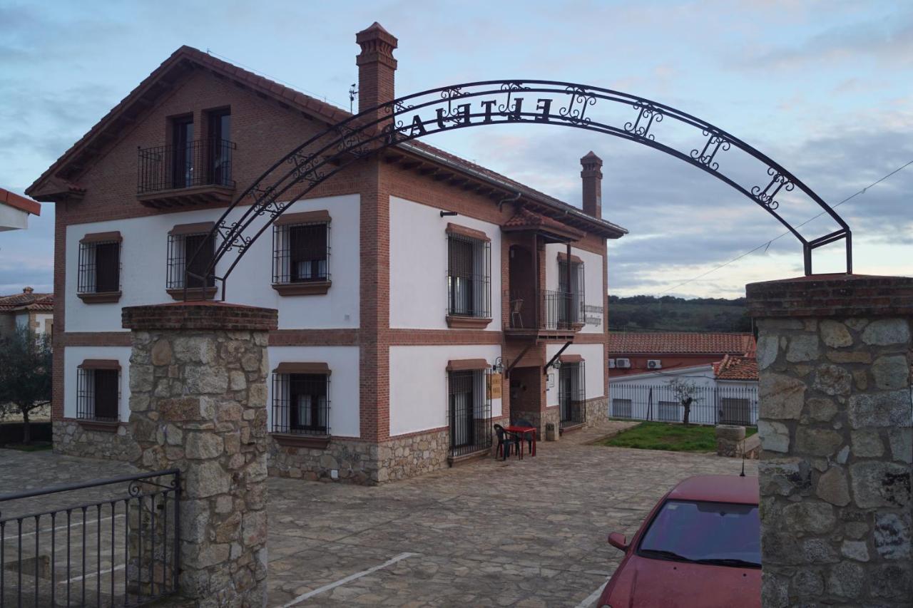 Apartamentos Rurales Monfraguee Torrejon el Rubio Bagian luar foto