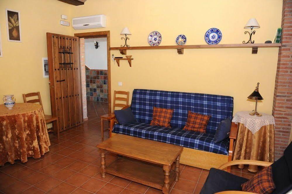 Apartamentos Rurales Monfraguee Torrejon el Rubio Bagian luar foto