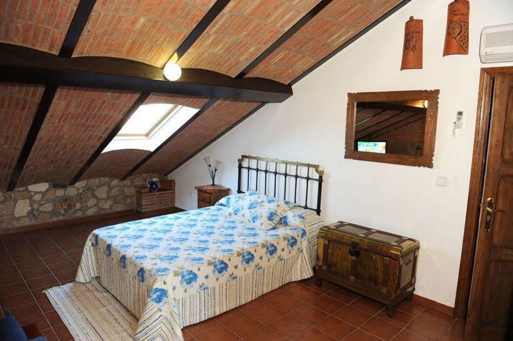 Apartamentos Rurales Monfraguee Torrejon el Rubio Bagian luar foto