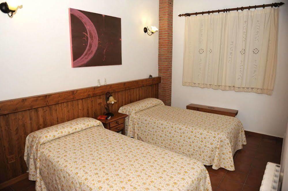 Apartamentos Rurales Monfraguee Torrejon el Rubio Bagian luar foto
